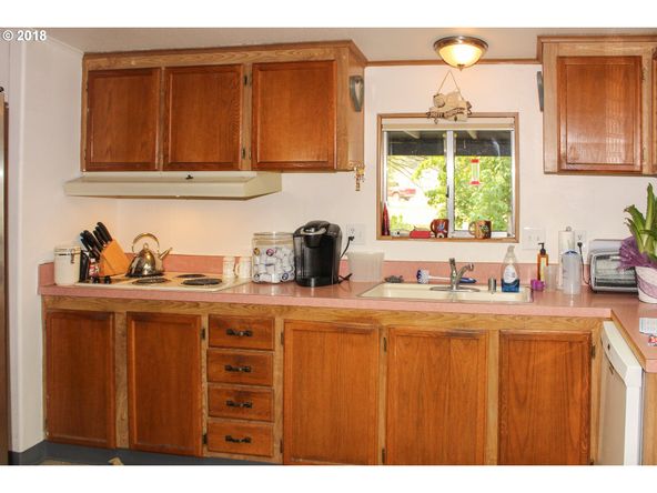 161 Green Siding Rd, Roseburg, OR 97471